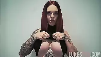 BUSTY RED HEAD SUCKS FOR A HUGE LOAD OF CUM