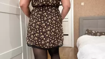 Cute sheer pantyhose develop well on my booty