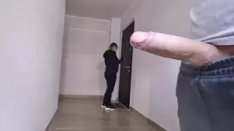 A fiance flashes a wang to a new neightbour – ravishing skank. She love it and make hand-job for him
