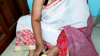 (Family Sex) StepMom chopping vegetable suddenly saree fell from her chest i seeing monstrous titties & slammed Her-Spunk on her booty